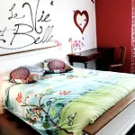 Bedinreims Elegant Bottle Quiet And Close To Center Free Parking And Wifi Free Ideal 5 A 9 Adultes