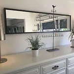 Bedinreims Elegant Bottle Quiet And Close To Center Free Parking And Wifi Free Ideal 5 A 9 Adultes * Reims