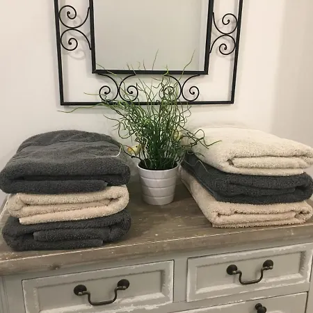 Bedinreims Elegant Bottle Quiet And Close To Center Free Parking And Wifi Free Ideal 5 A 9 Adultes Διαμέρισμα Ρενς