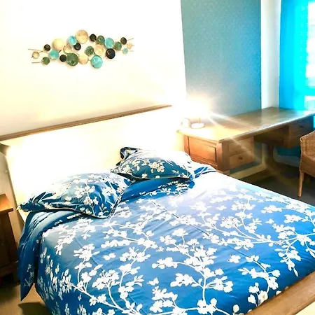 Bedinreims Elegant Bottle Quiet And Close To Center Free Parking And Wifi Free Ideal 5 A 9 Adultes