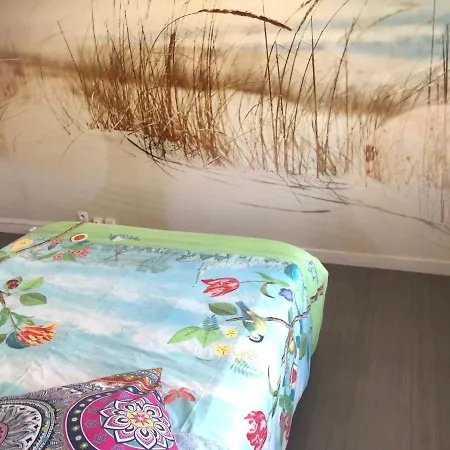 Bedinreims Elegant Bottle Quiet And Close To Center Free Parking And Wifi Free Ideal 5 A 9 Adultes Διαμέρισμα Ρενς