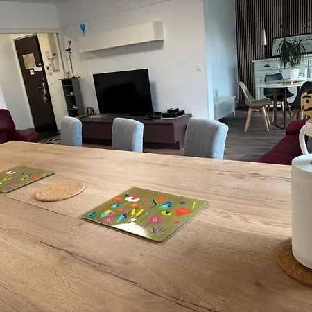 Bedinreims Elegant Bottle Quiet And Close To Center Free Parking And Wifi Free Ideal 5 A 9 Adultes Διαμέρισμα Ρενς