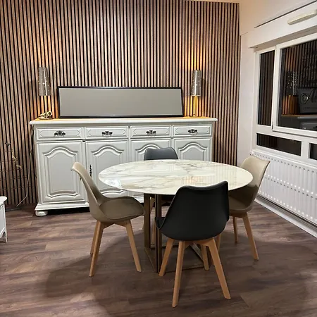 Bedinreims Elegant Bottle Quiet And Close To Center Free Parking And Wifi Free Ideal 5 A 9 Adultes Ρενς