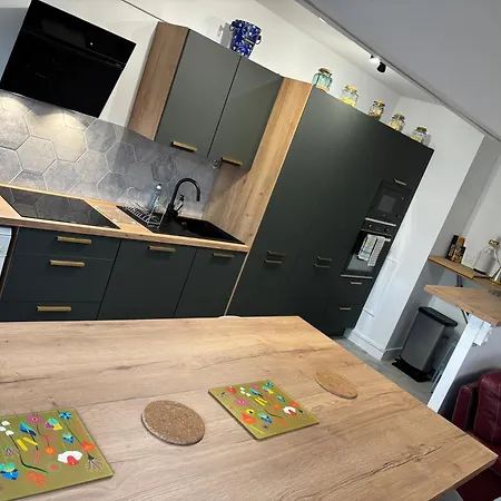 Bedinreims Elegant Bottle Quiet And Close To Center Free Parking And Wifi Free Ideal 5 A 9 Adultes