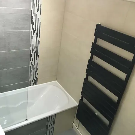 Διαμέρισμα Bedinreims Elegant Bottle Quiet And Close To Center Free Parking And Wifi Free Ideal 5 A 9 Adultes *