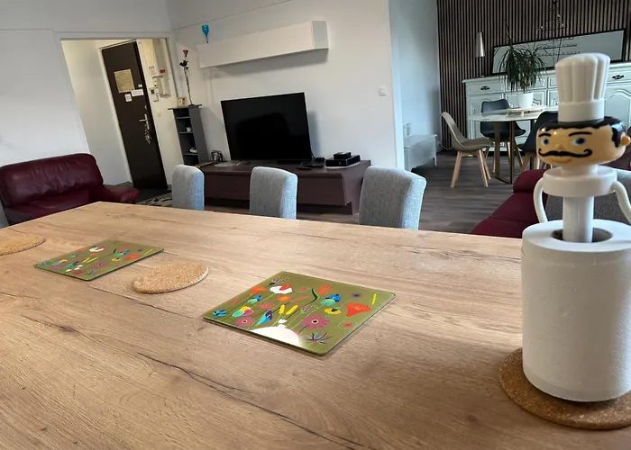 Bedinreims Elegant Bottle Quiet And Close To Center Free Parking And Wifi Free Ideal 5 A 9 Adultes Apartment Reims