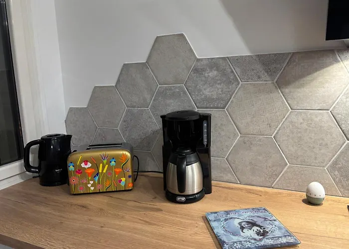 Bedinreims Elegant Bottle Quiet And Close To Center Free Parking And Wifi Free Ideal 5 A 9 Adultes * Reims