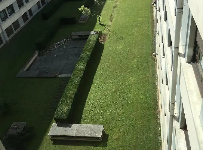 Bedinreims Elegant Bottle Quiet And Close To Center Free Parking And Wifi Free Ideal 5 A 9 Adultes